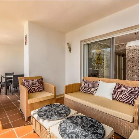Apartment 2 Bedroom With Pool In The Heart Of Puerto Banus