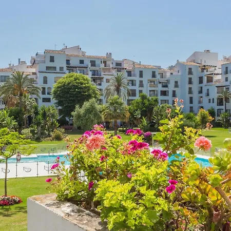Apartment 2 Bedroom With Pool In The Heart Of Puerto Banus
