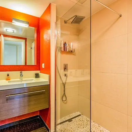 2 Bedroom With Pool In The Heart Of Puerto Banus Apartment *